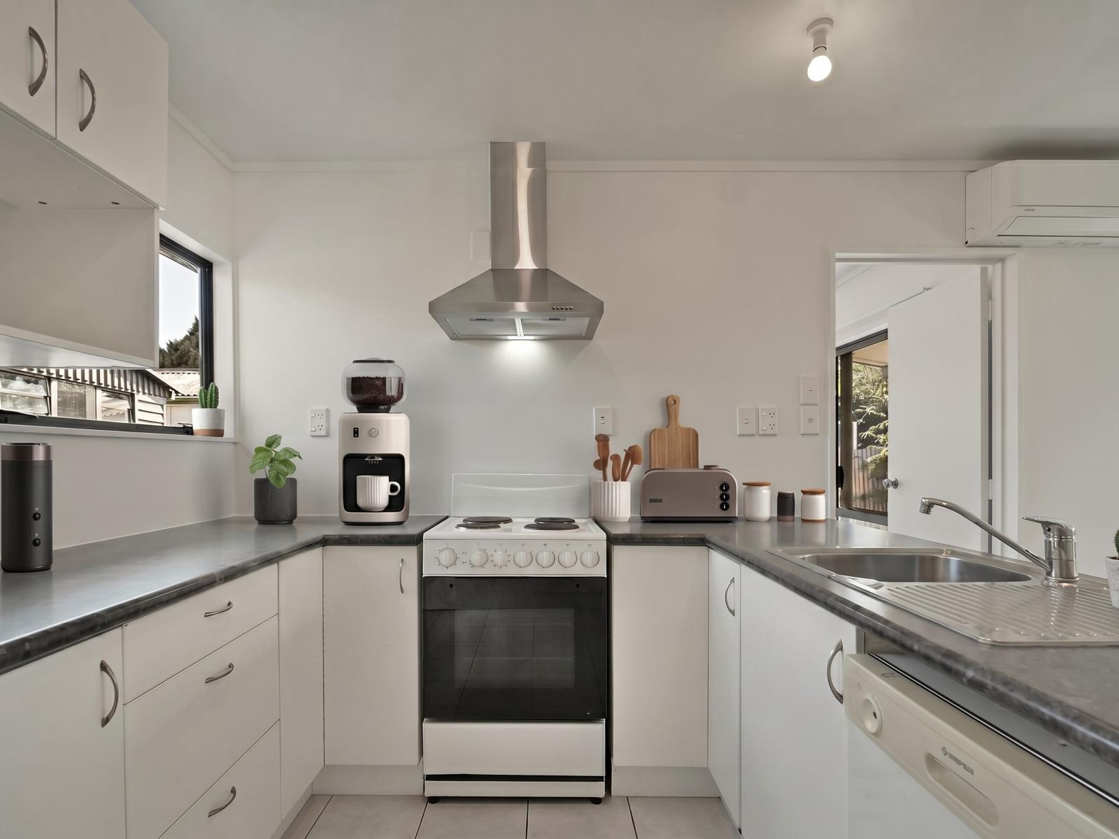 1216A Norfolk Crescent, Mayfair