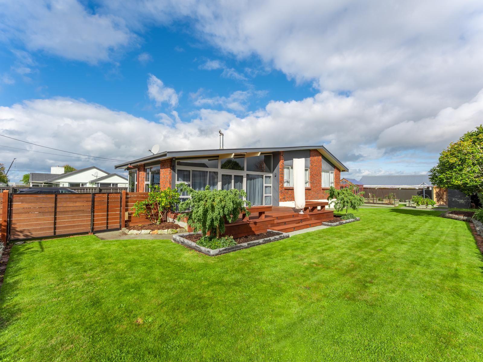 76 Mountain View Road, Glenwood