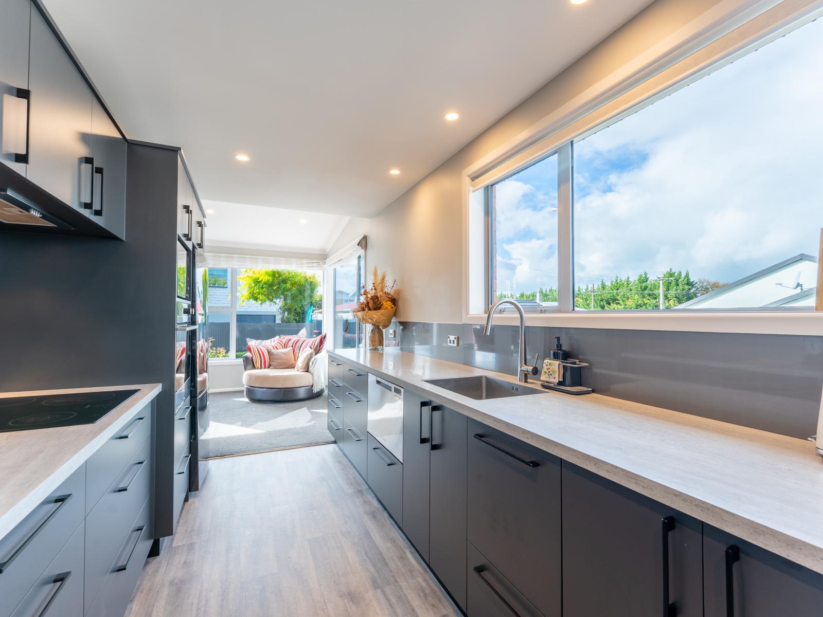 76 Mountain View Road, Glenwood