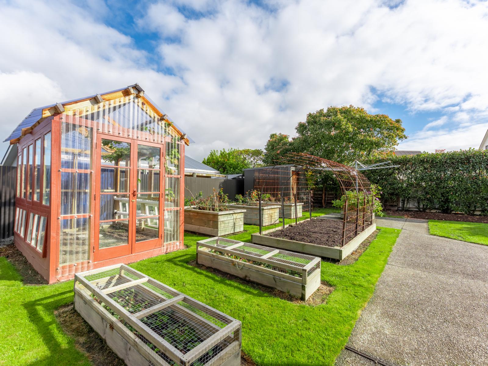 76 Mountain View Road, Glenwood