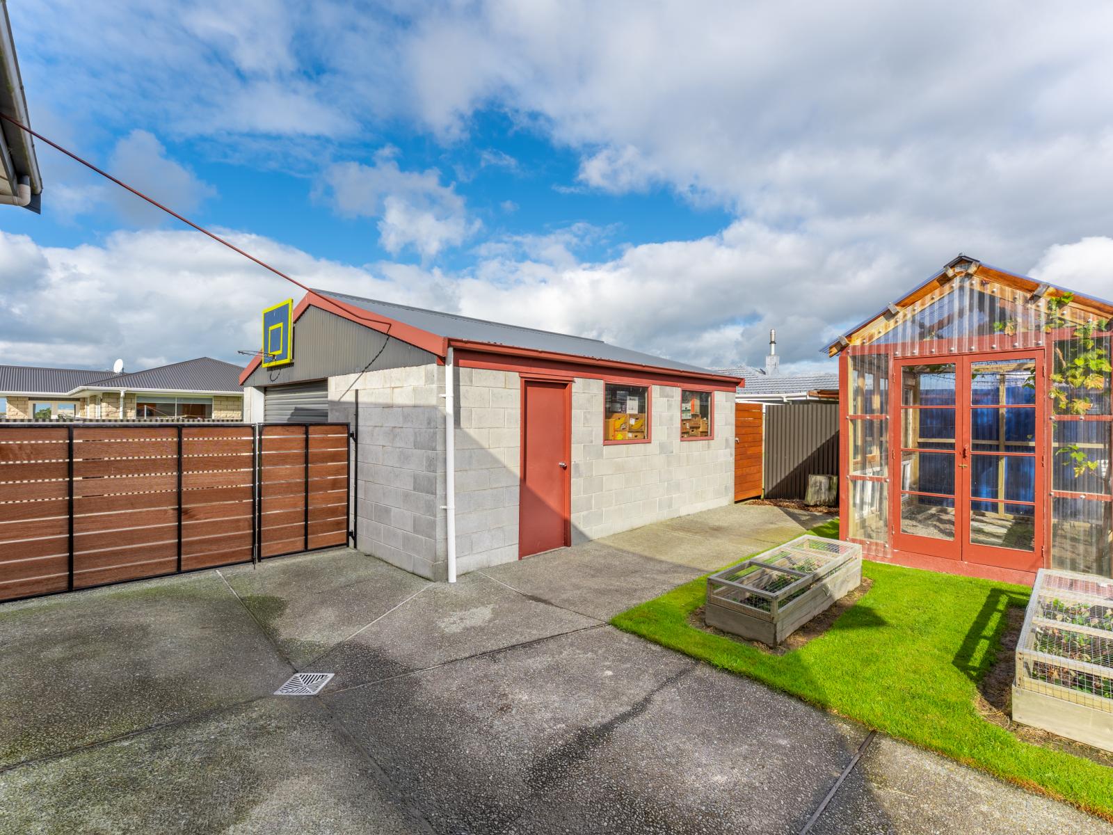 76 Mountain View Road, Glenwood