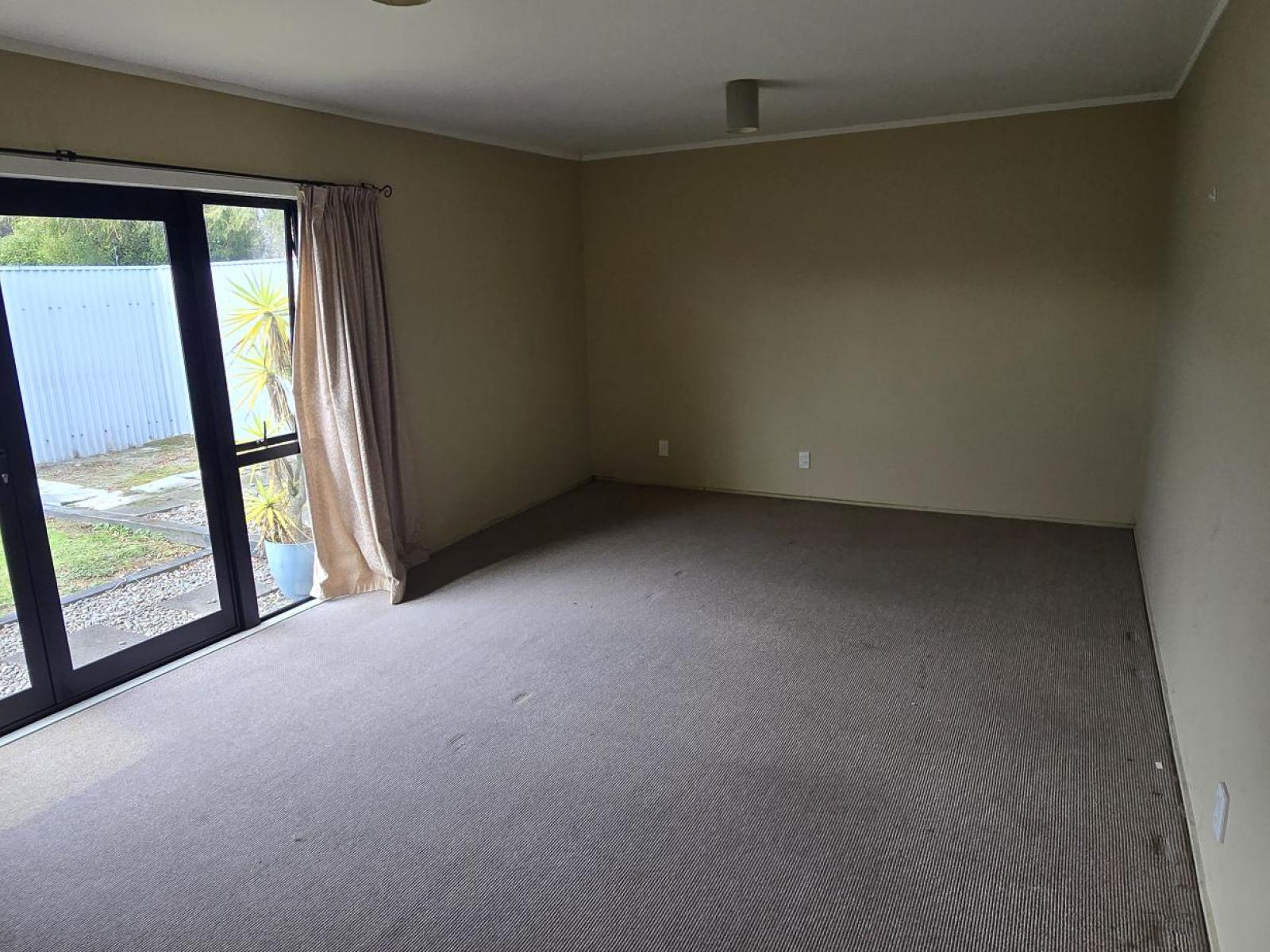 820 Tremaine Avenue, Central