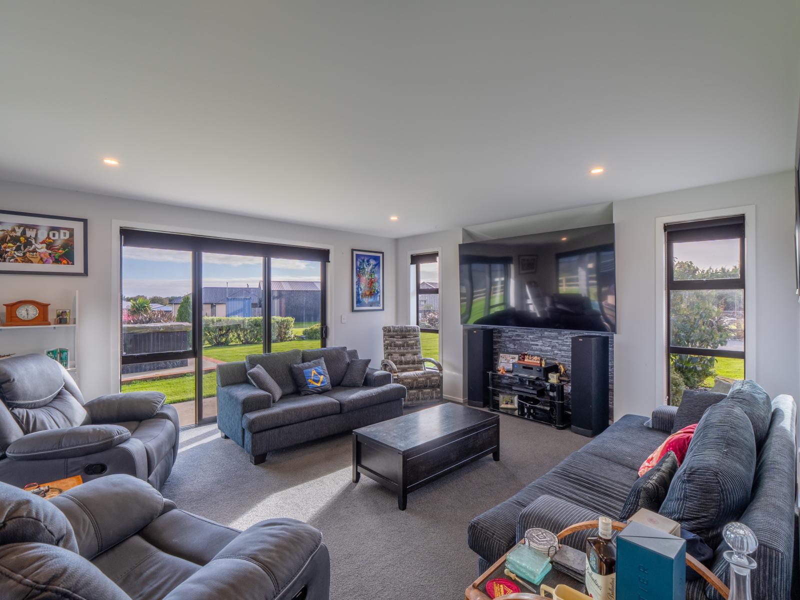 24 Chatham Rise, Seaward Bush