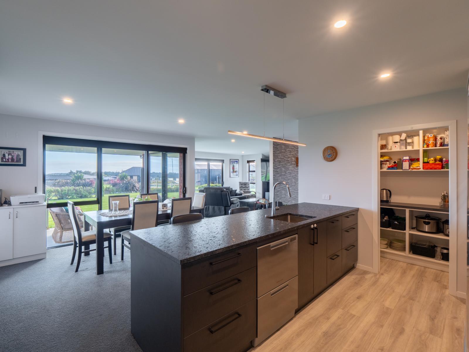 24 Chatham Rise, Seaward Bush