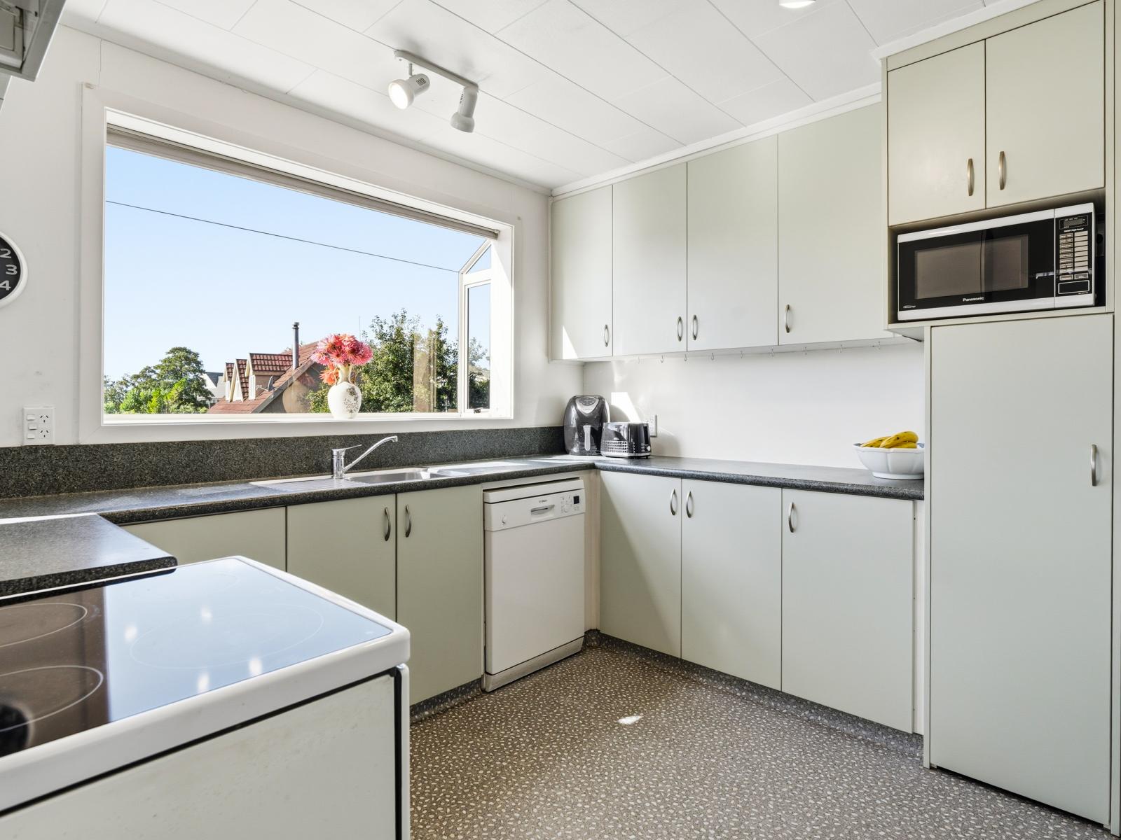 216 Larnach Road, Waverley