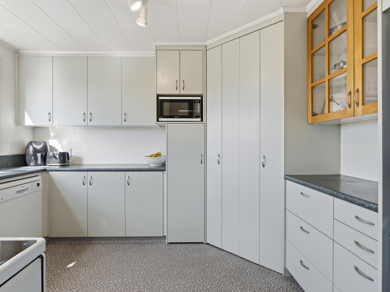 216 Larnach Road, Waverley