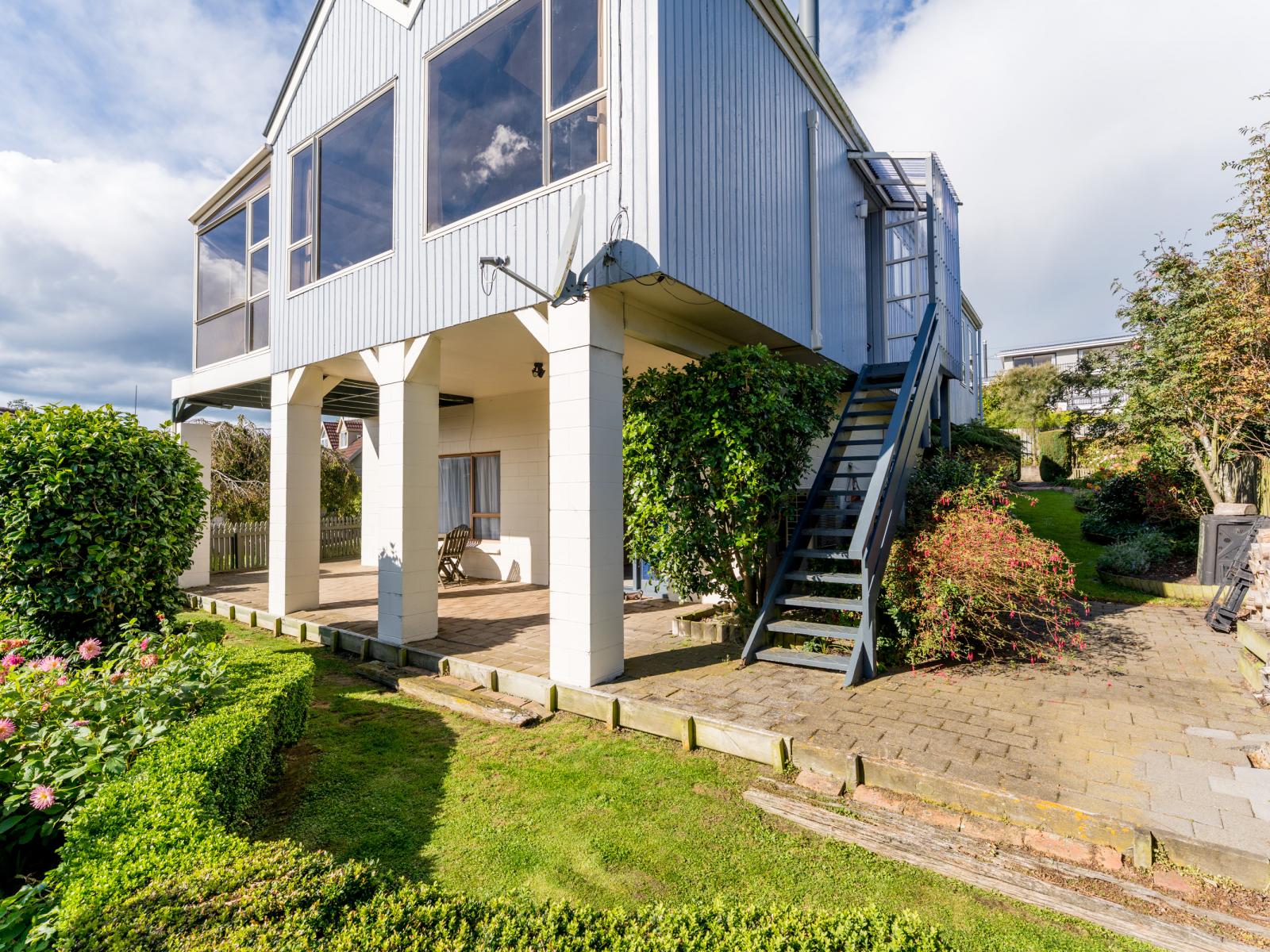 216 Larnach Road, Waverley