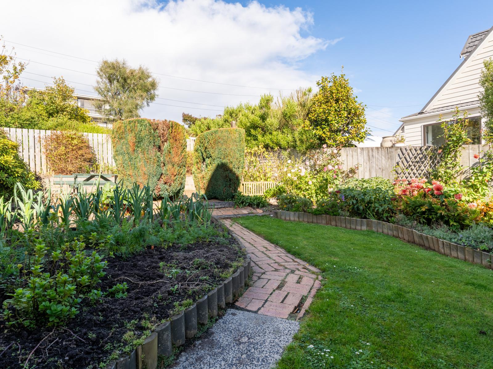 216 Larnach Road, Waverley