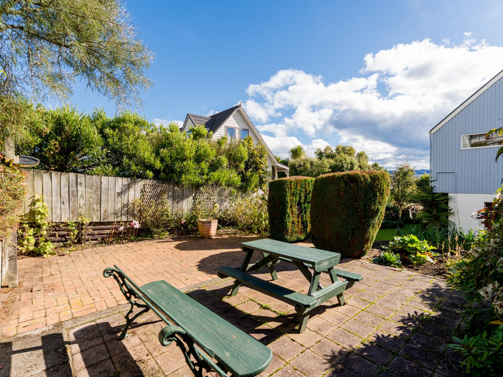 216 Larnach Road, Waverley