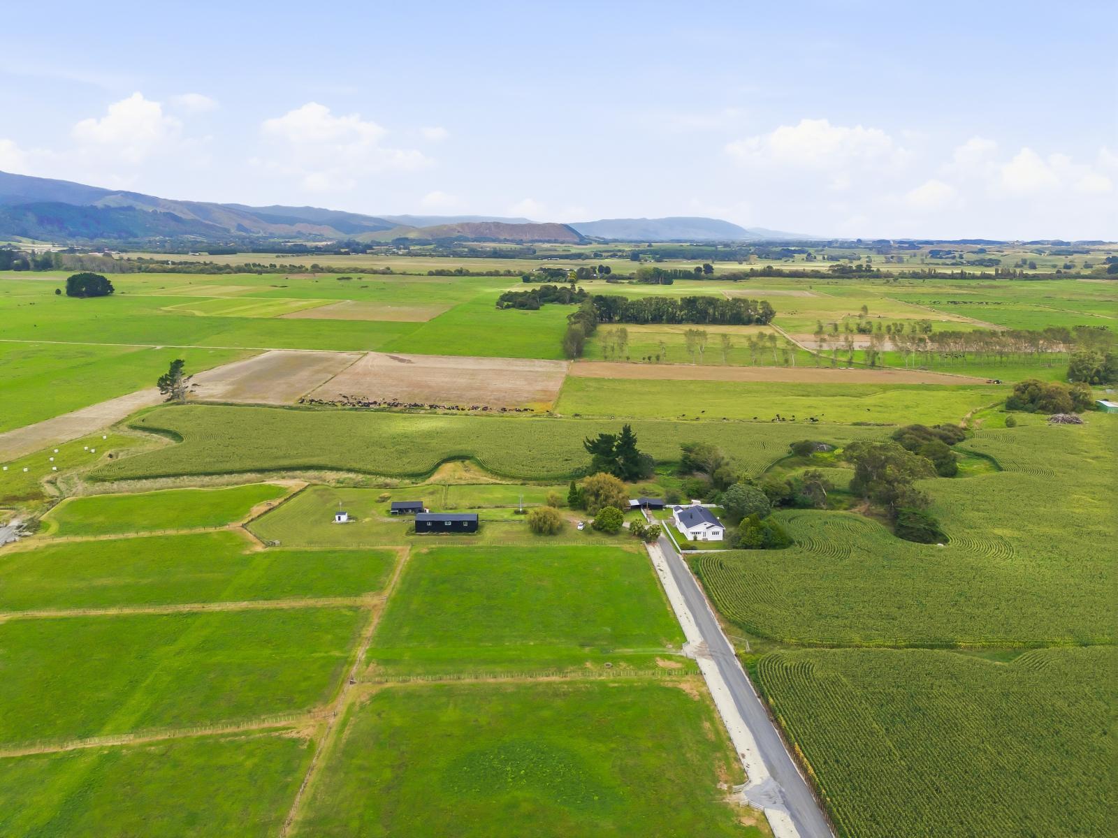 223 Kuku Beach Road and James Farm Lane, Levin