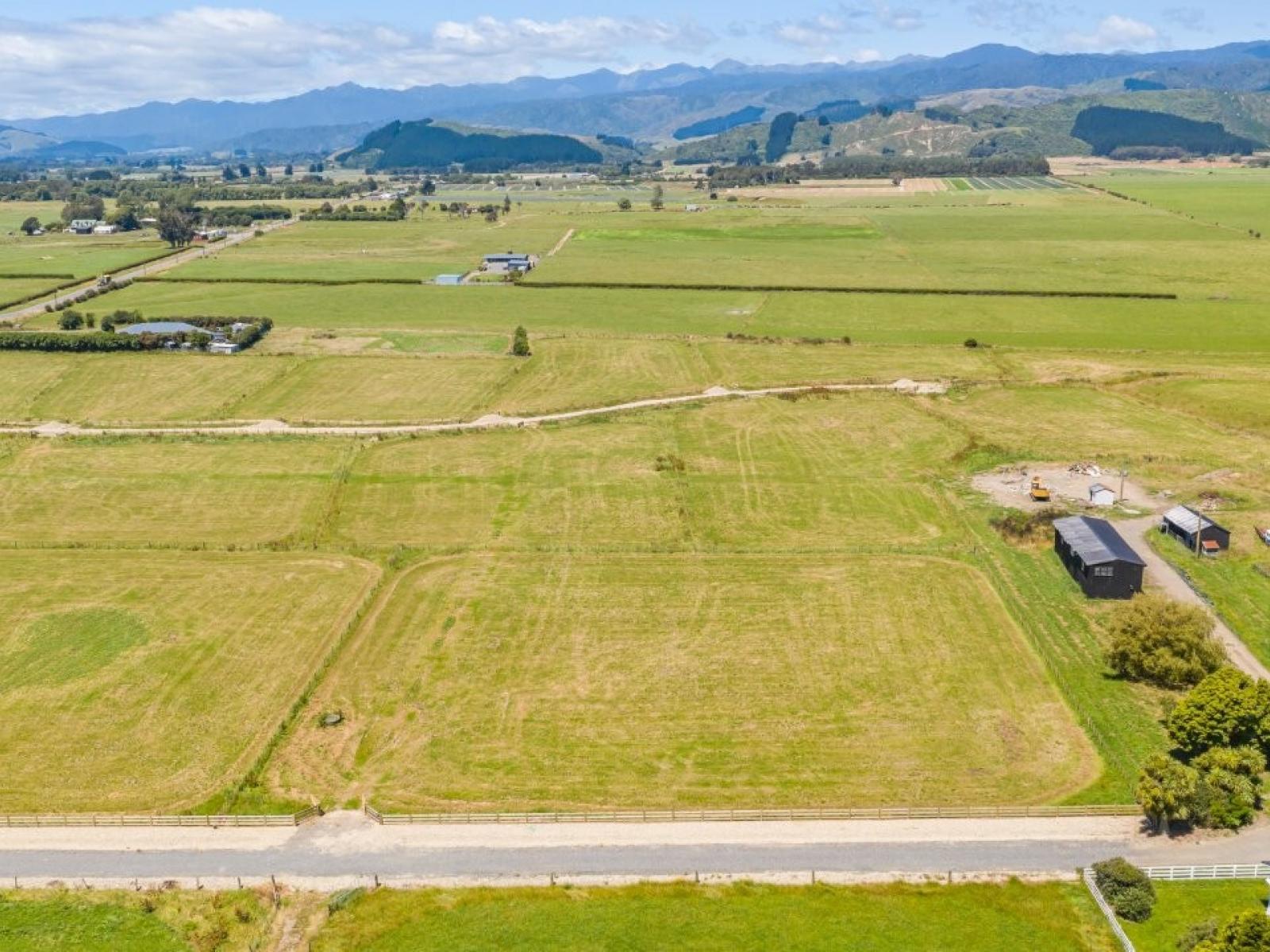 223 Kuku Beach Road and James Farm Lane, Levin