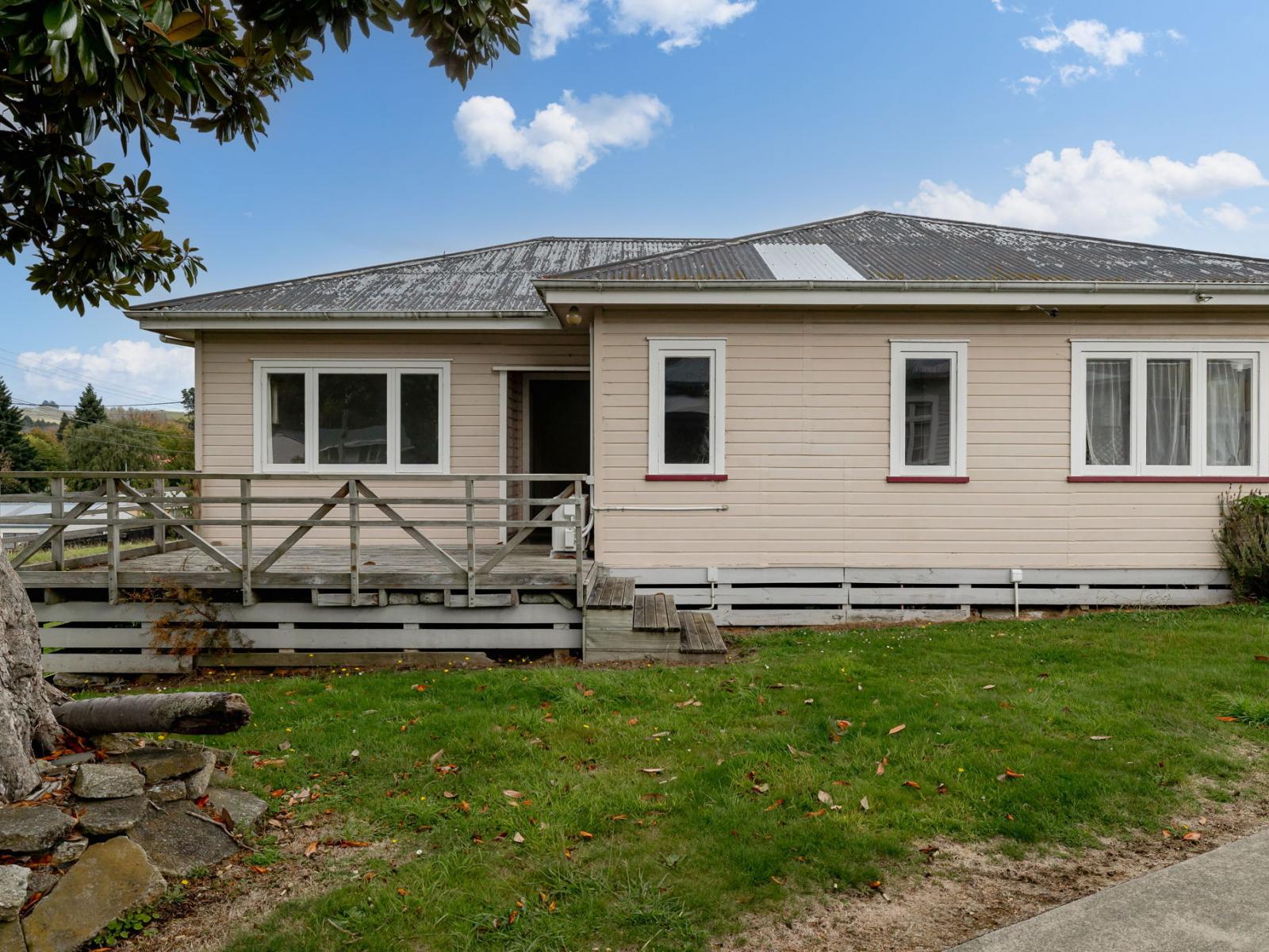 51 and 51A Moa Street, Taihape