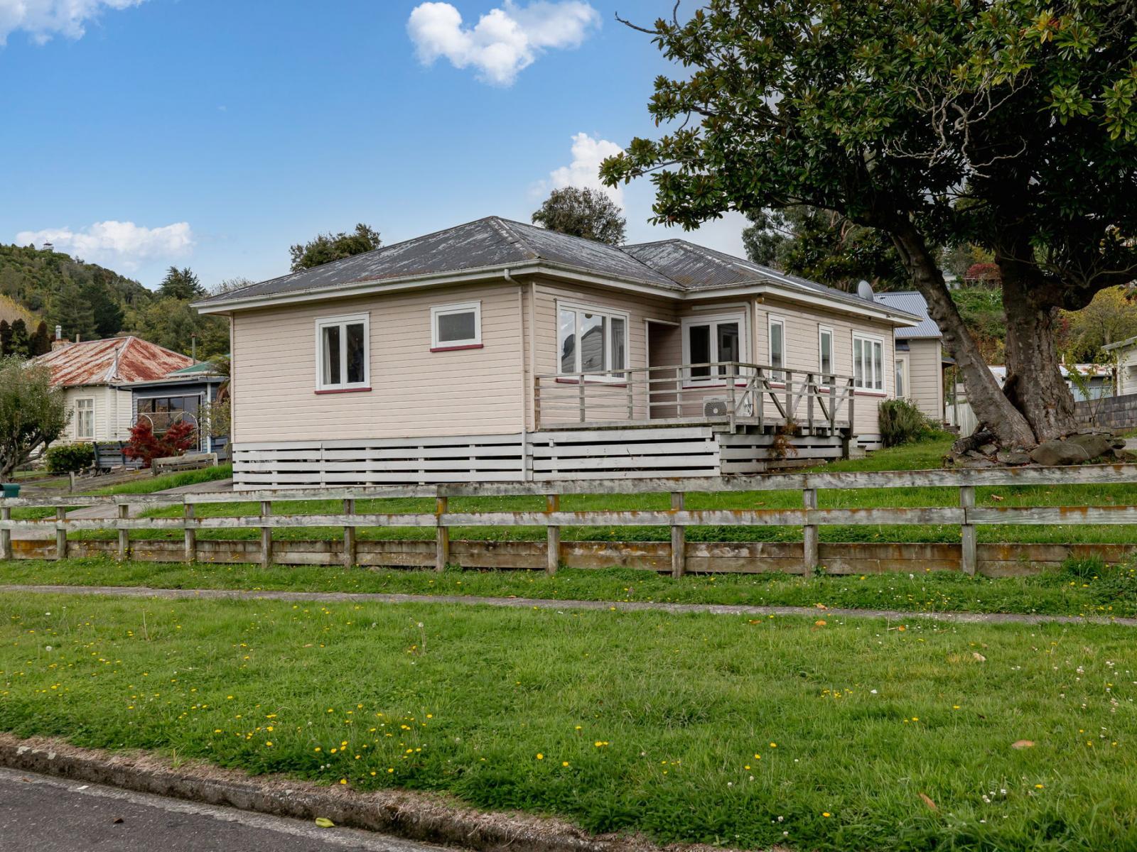 51 and 51A Moa Street, Taihape