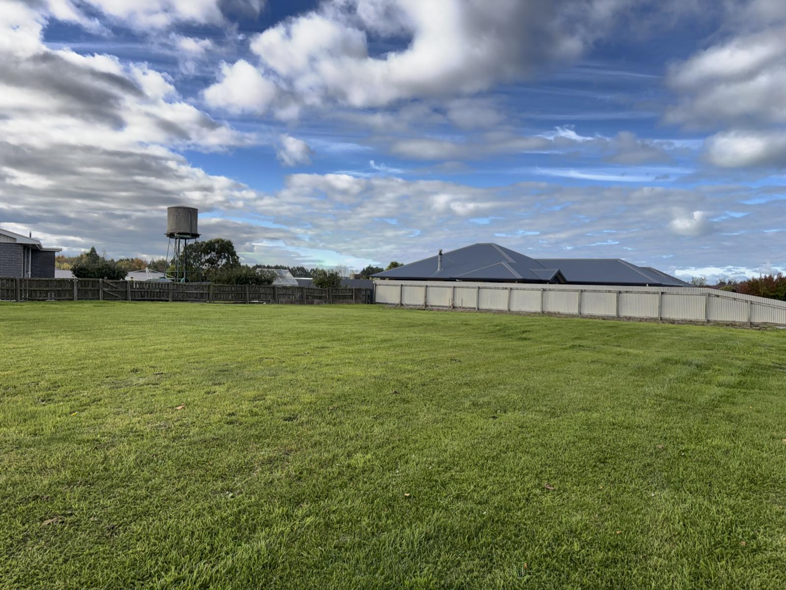 8 Percy Street, Weston