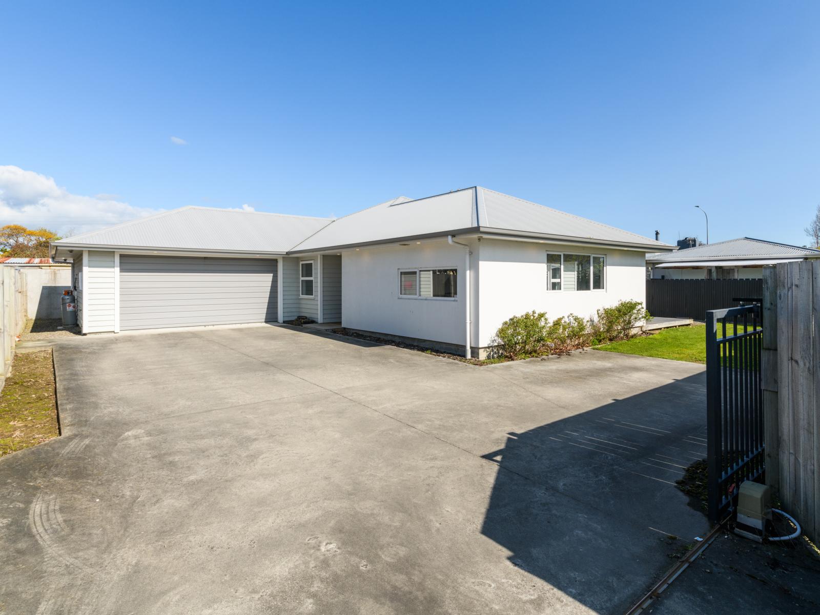 98 Ferguson Street, West End