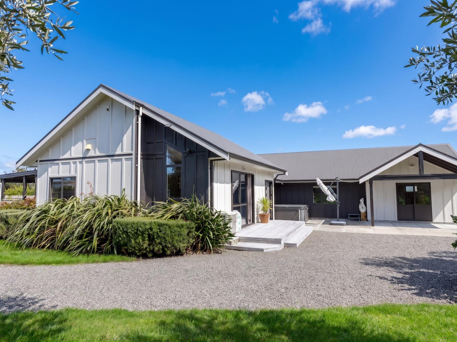 2 Orion Way, Featherston