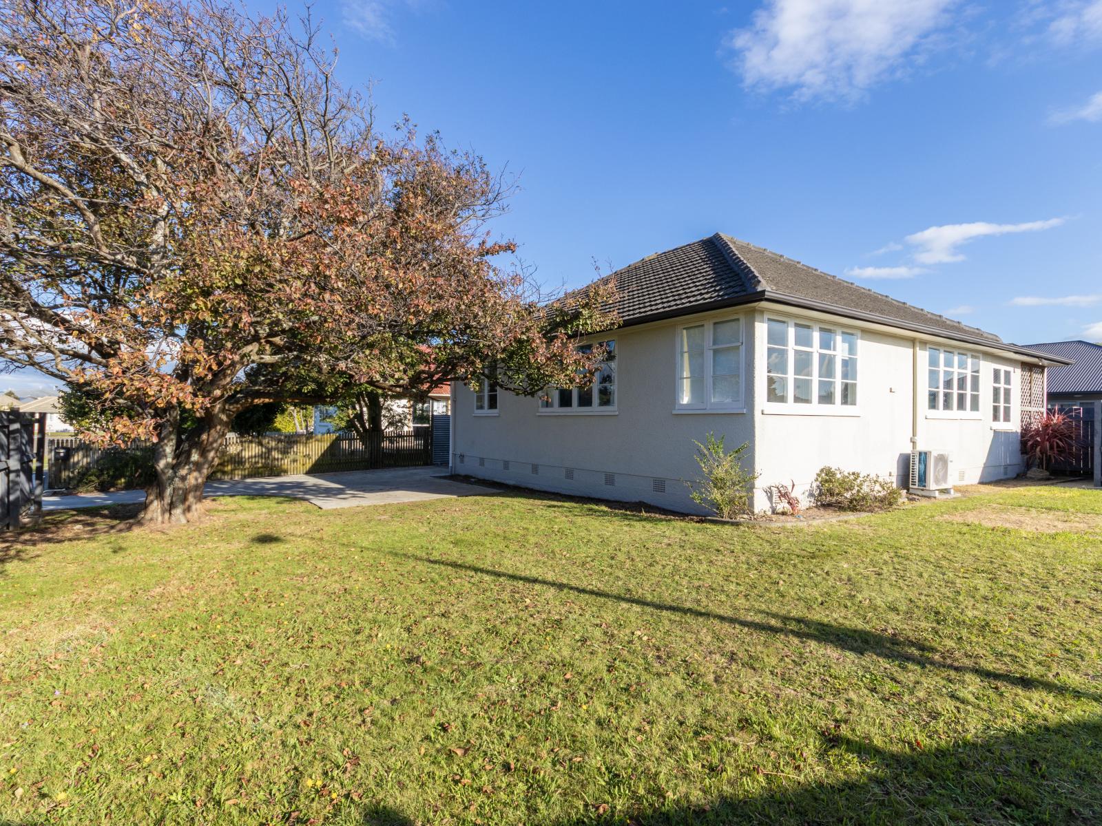 2 Forth Terrace, Roslyn