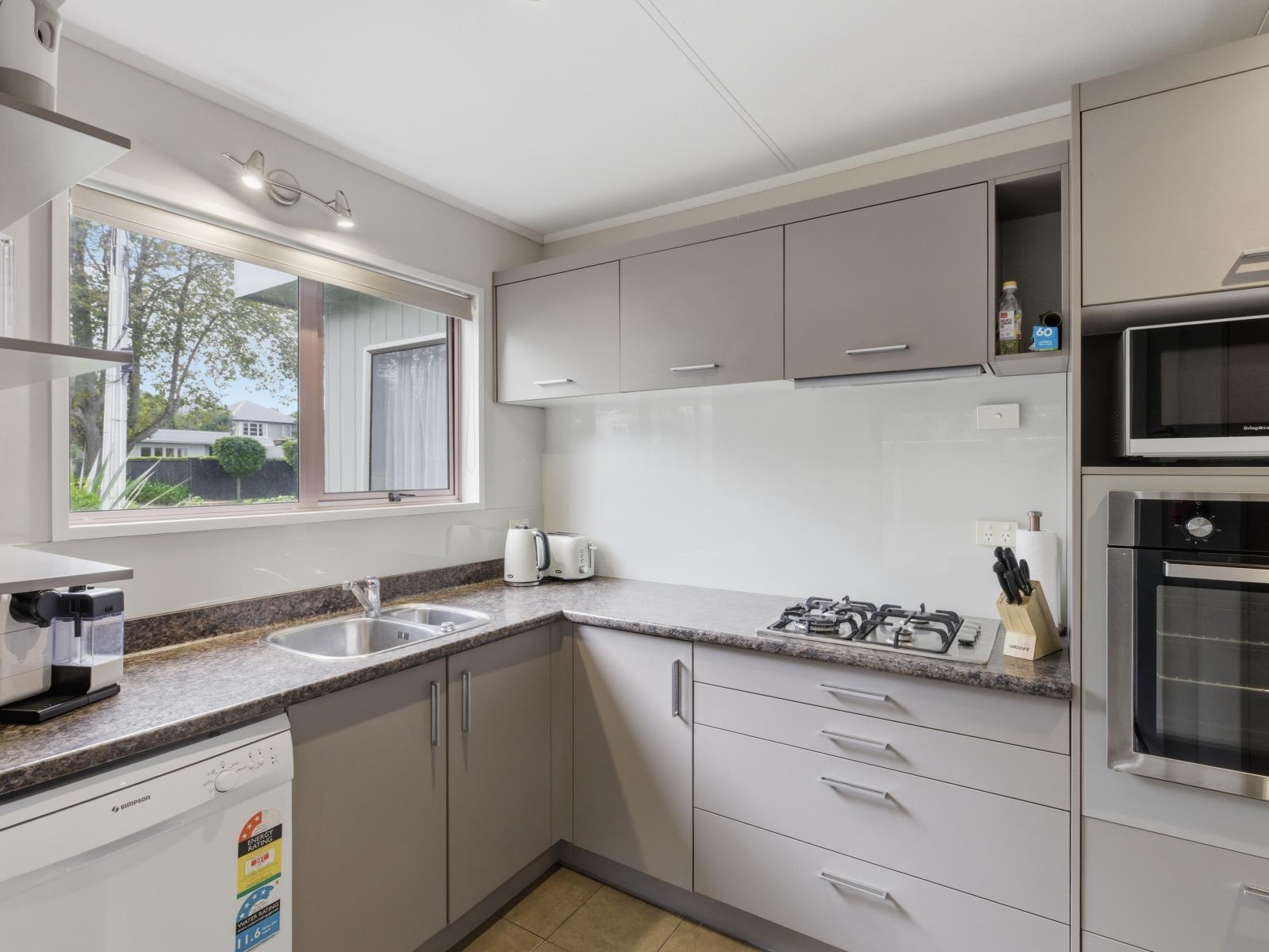 15A Brassey Road, St Johns Hill