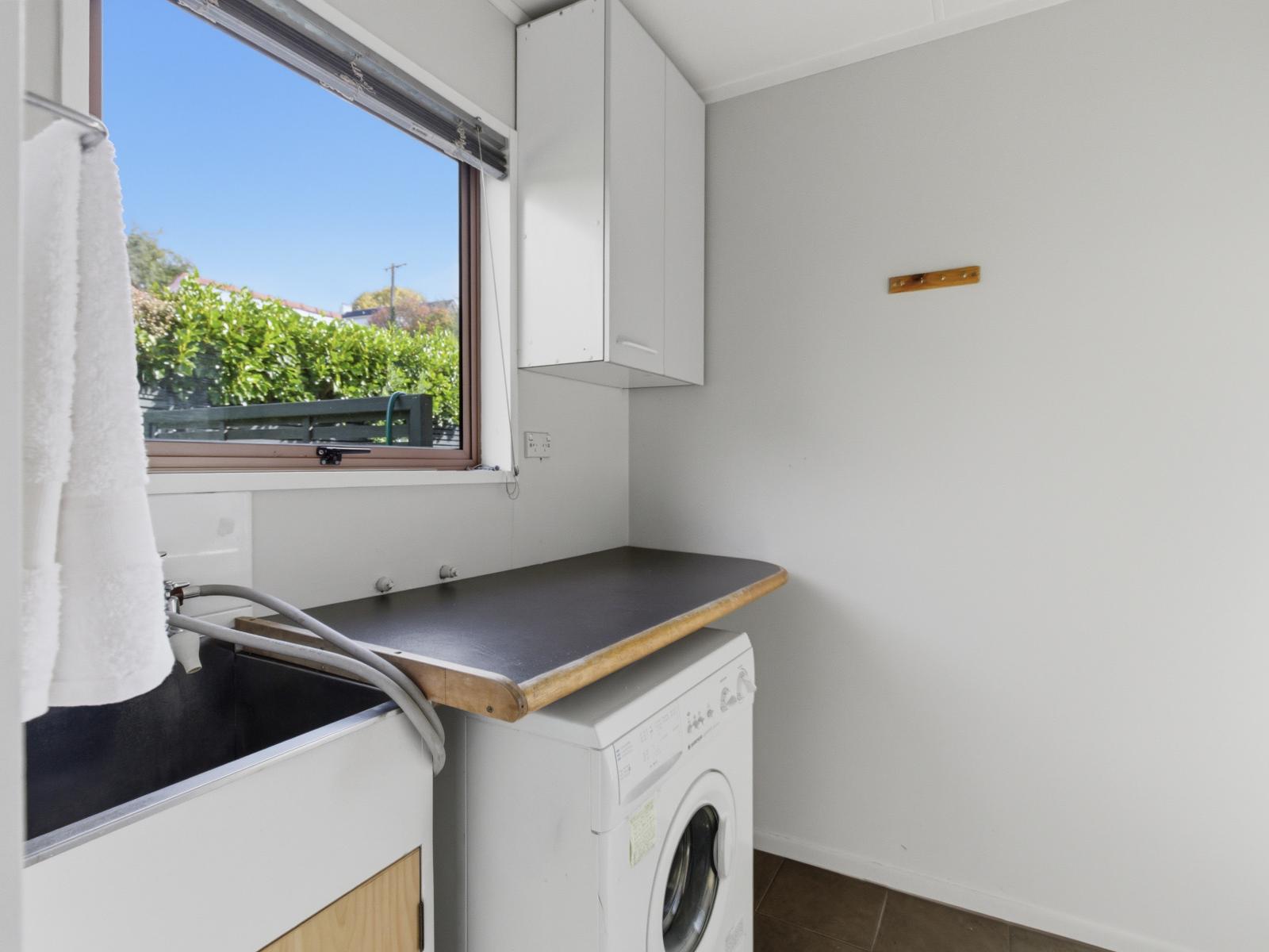 15A Brassey Road, St Johns Hill