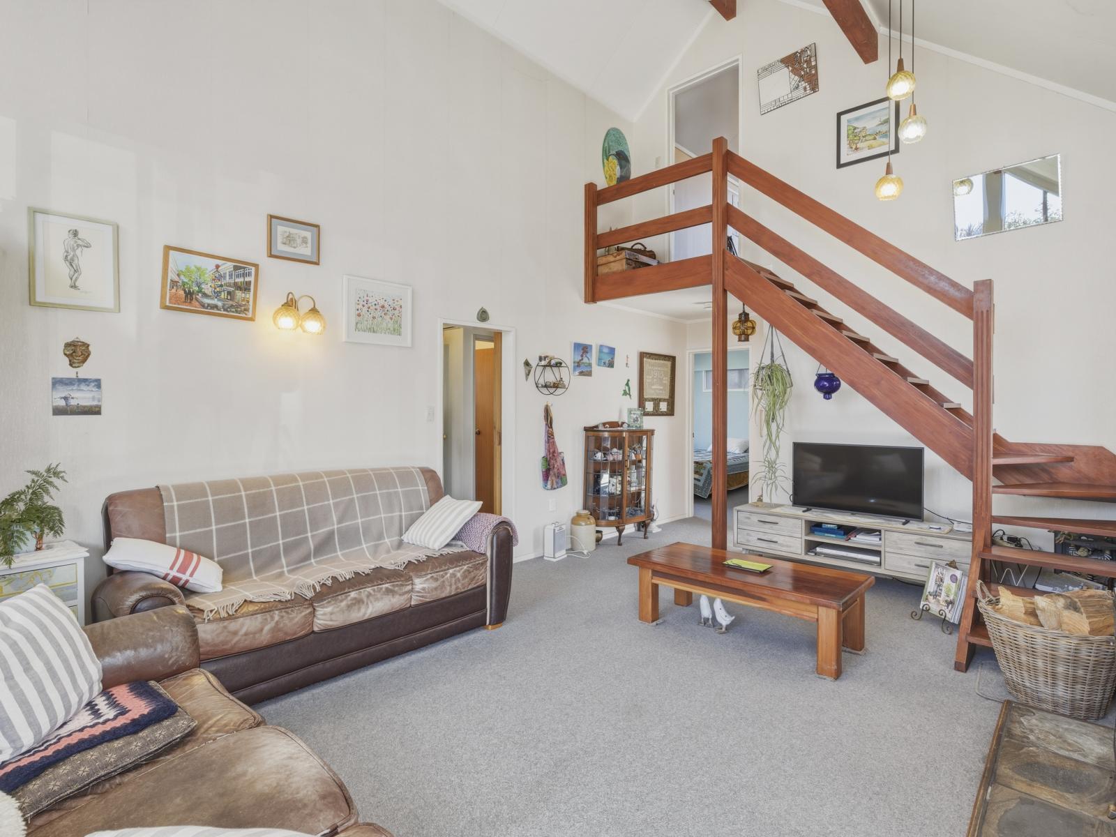 195 High Street, Bulls