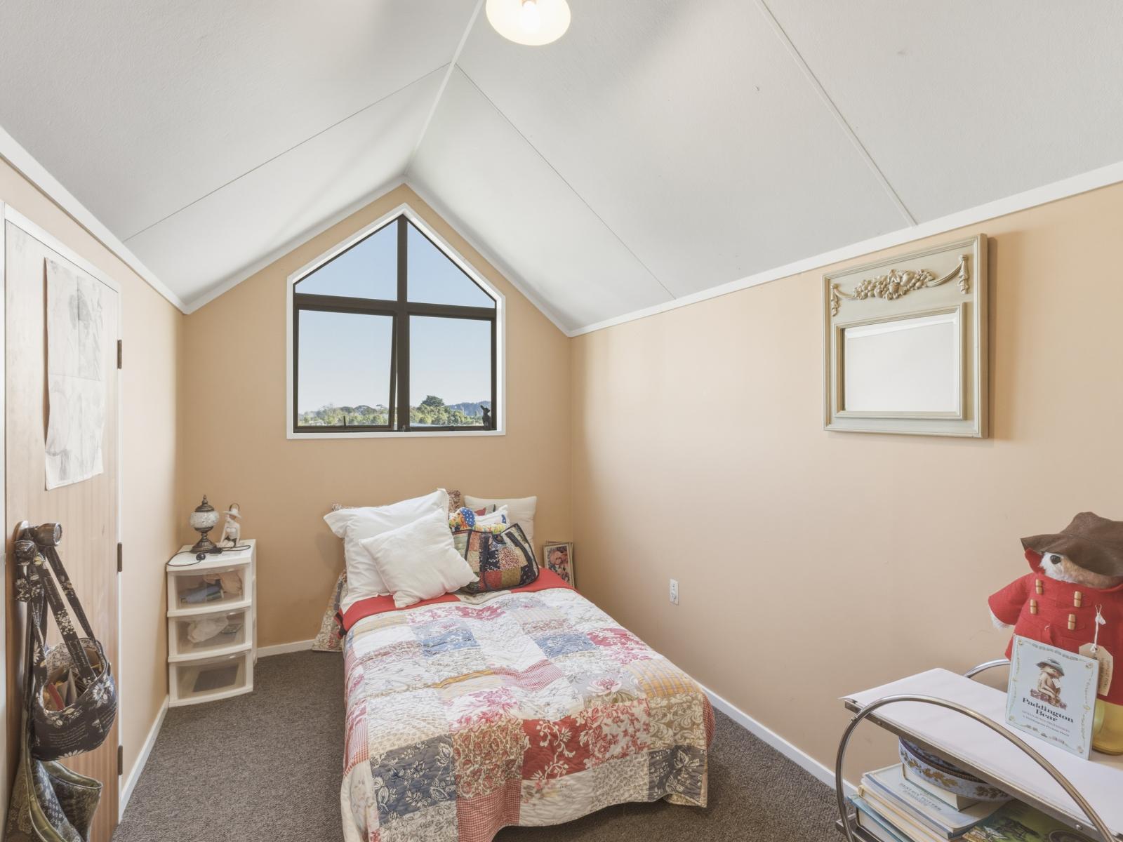 195 High Street, Bulls