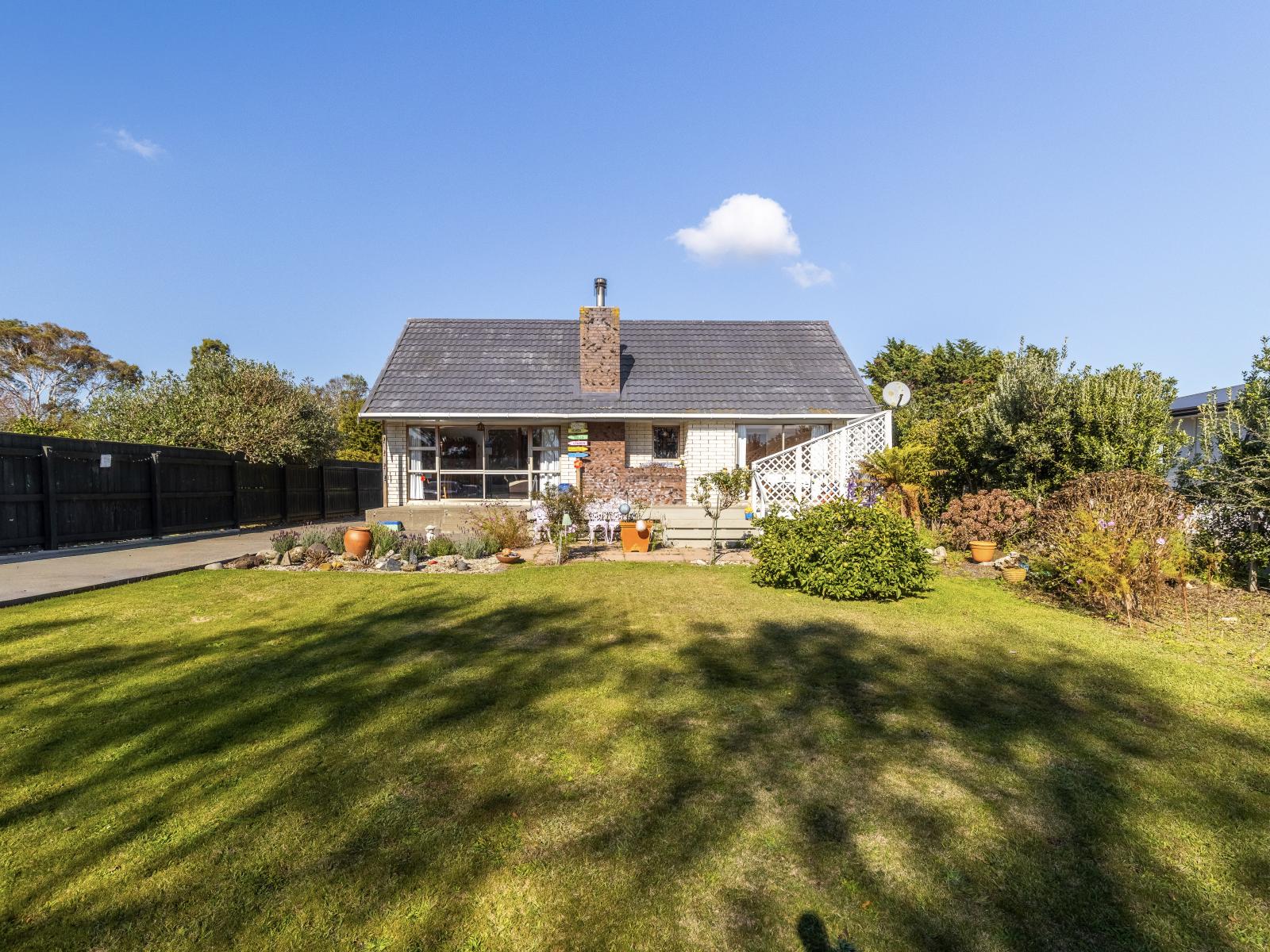 195 High Street, Bulls