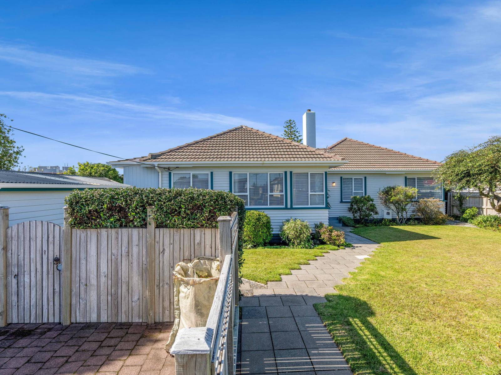 125 Seaview Road, Westown