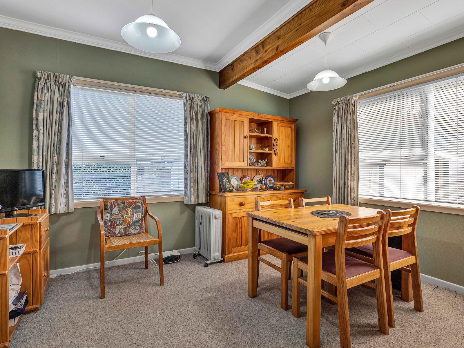 125 Seaview Road, Westown