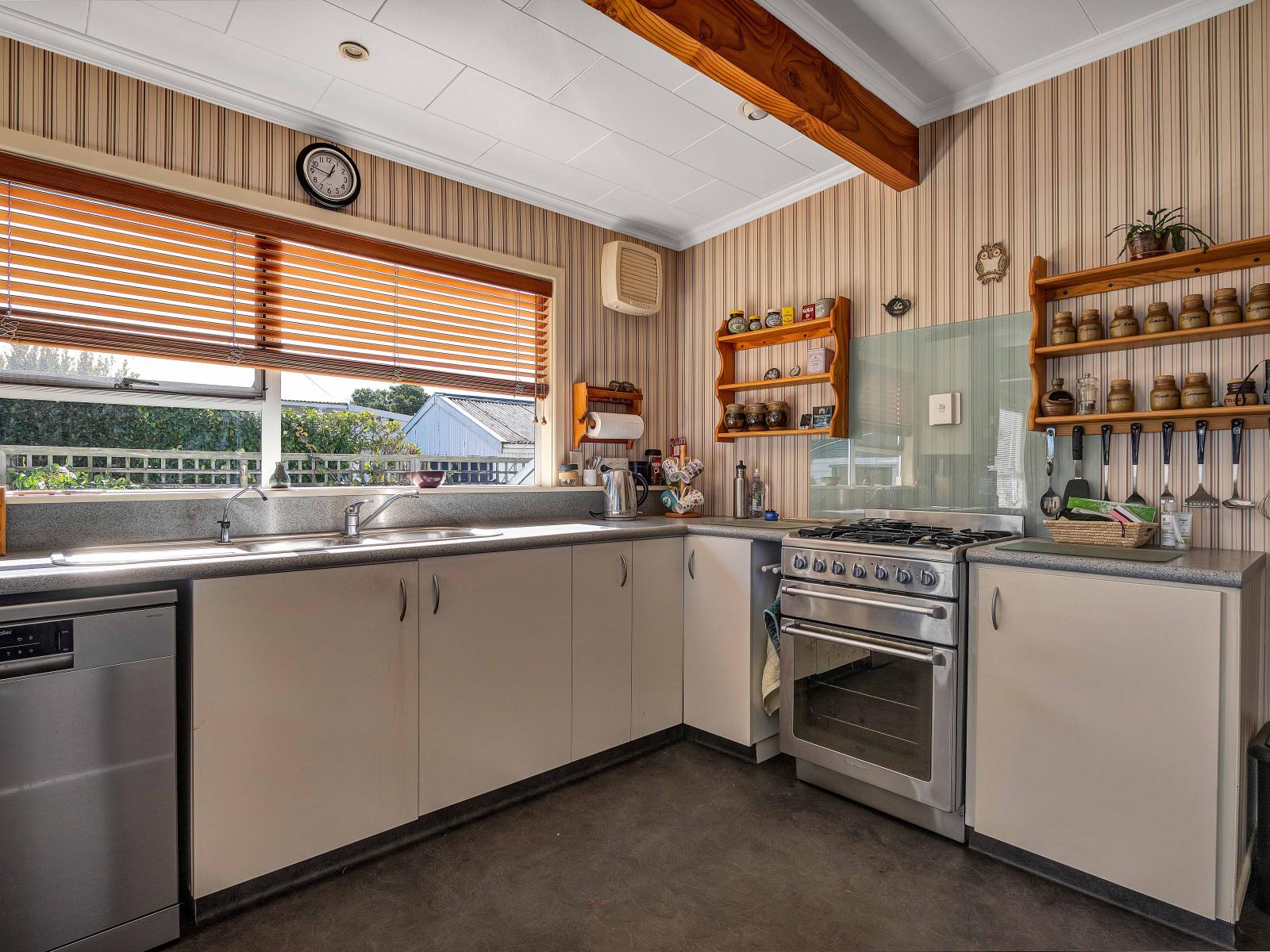 125 Seaview Road, Westown