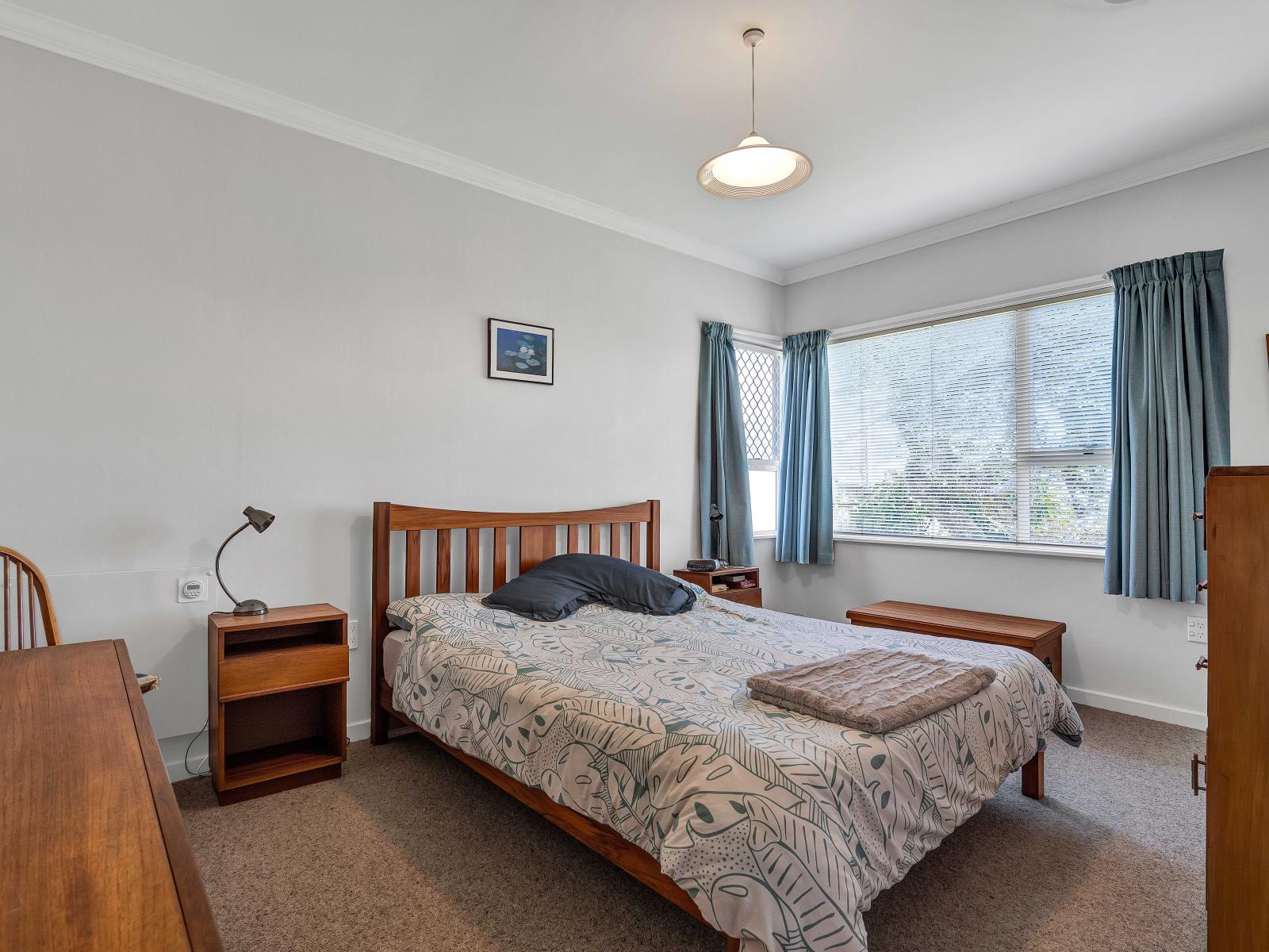 125 Seaview Road, Westown