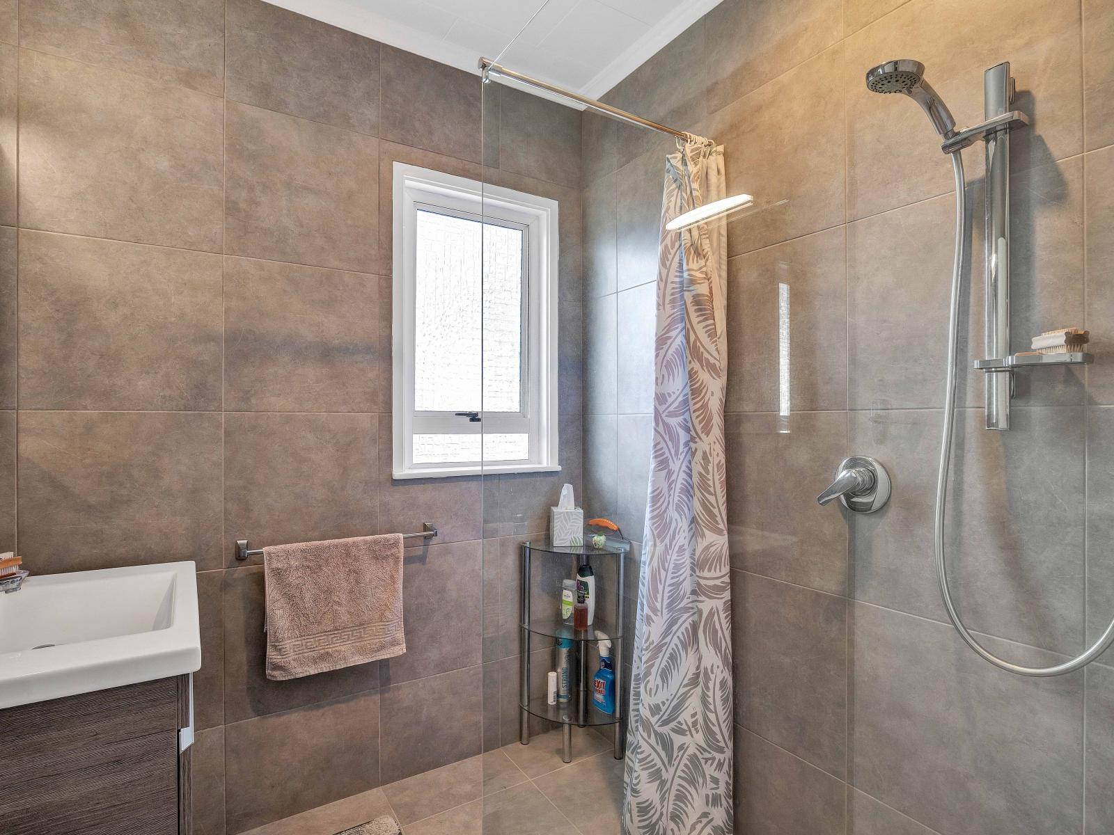 125 Seaview Road, Westown