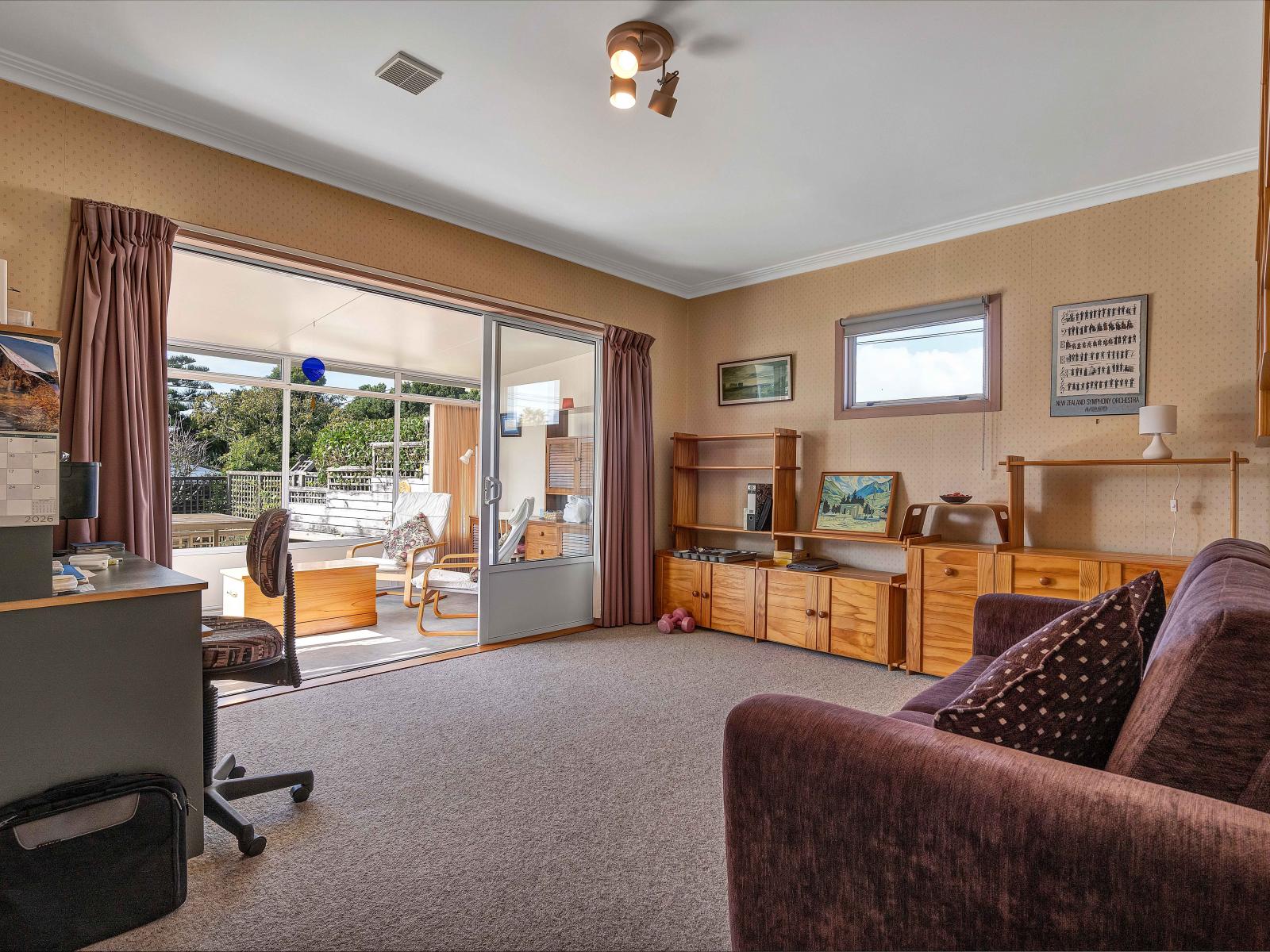 125 Seaview Road, Westown