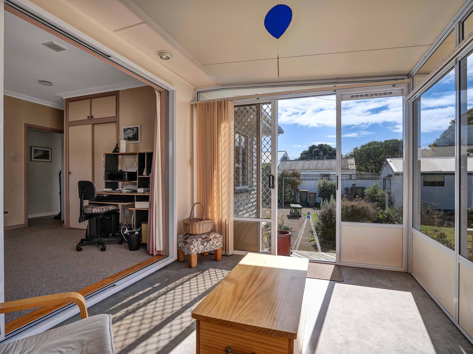 125 Seaview Road, Westown