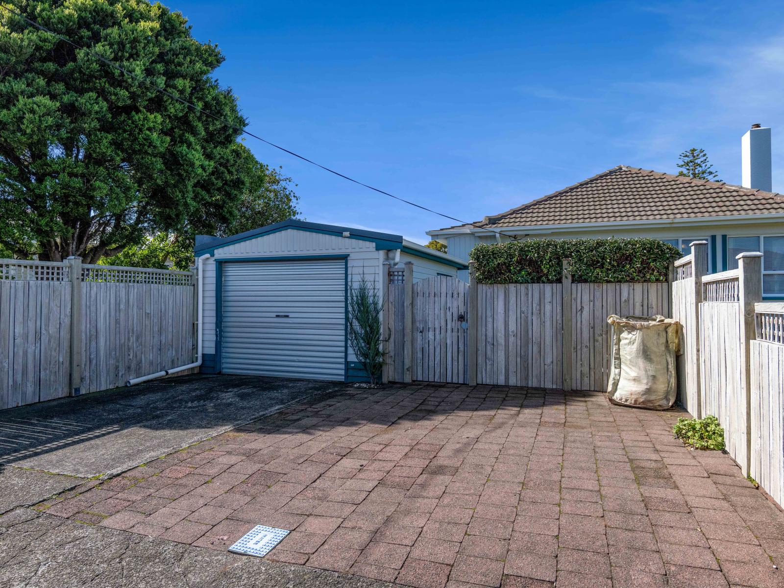 125 Seaview Road, Westown