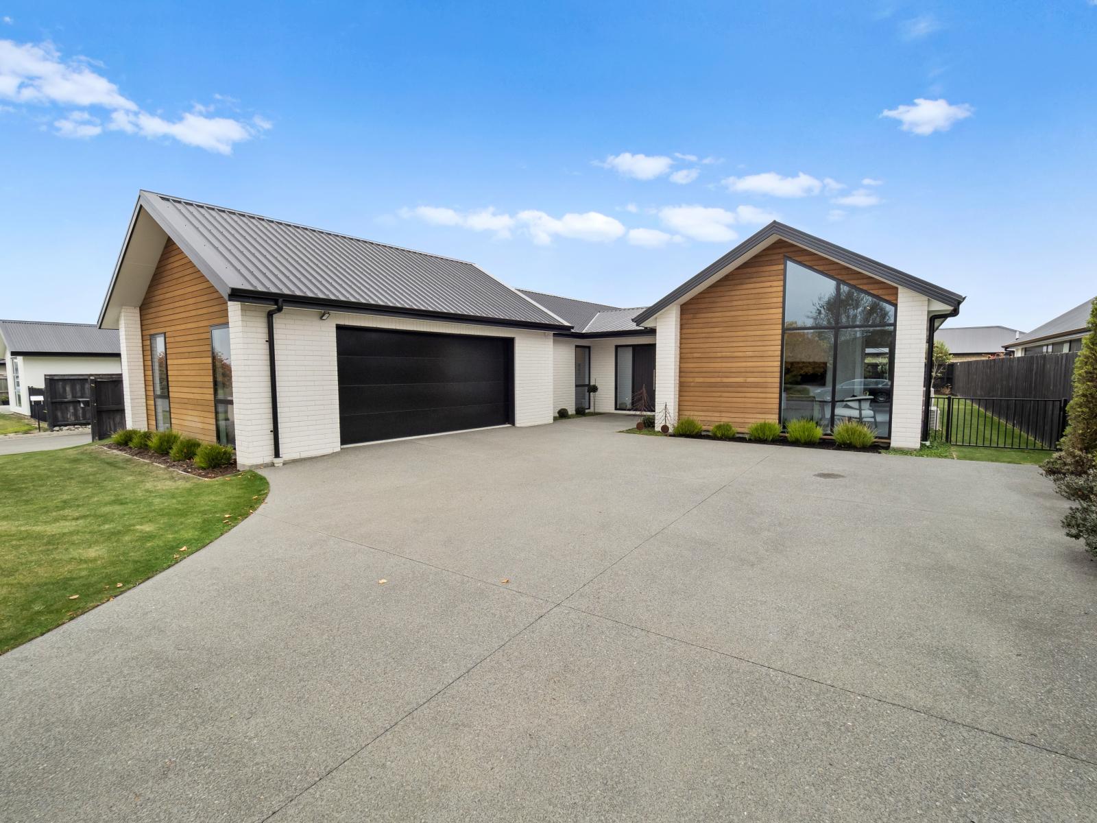 10 Redhaven Rise, Netherby