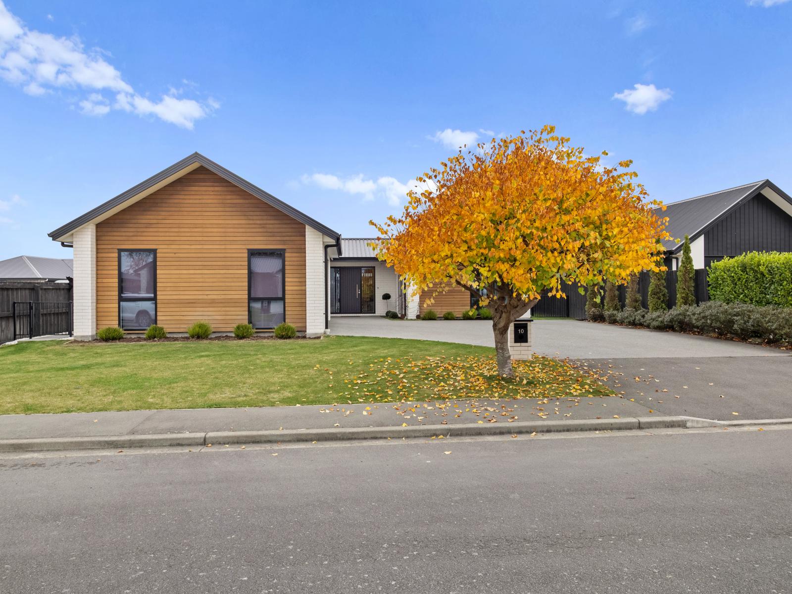 10 Redhaven Rise, Netherby