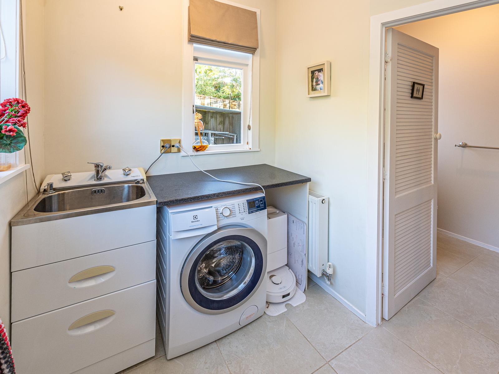 12 Brassey Road, St Johns Hill