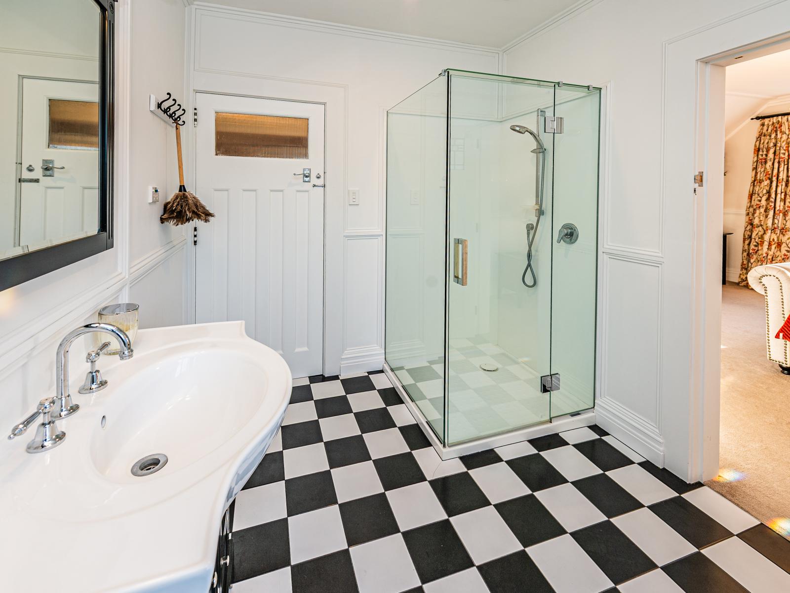 12 Brassey Road, St Johns Hill