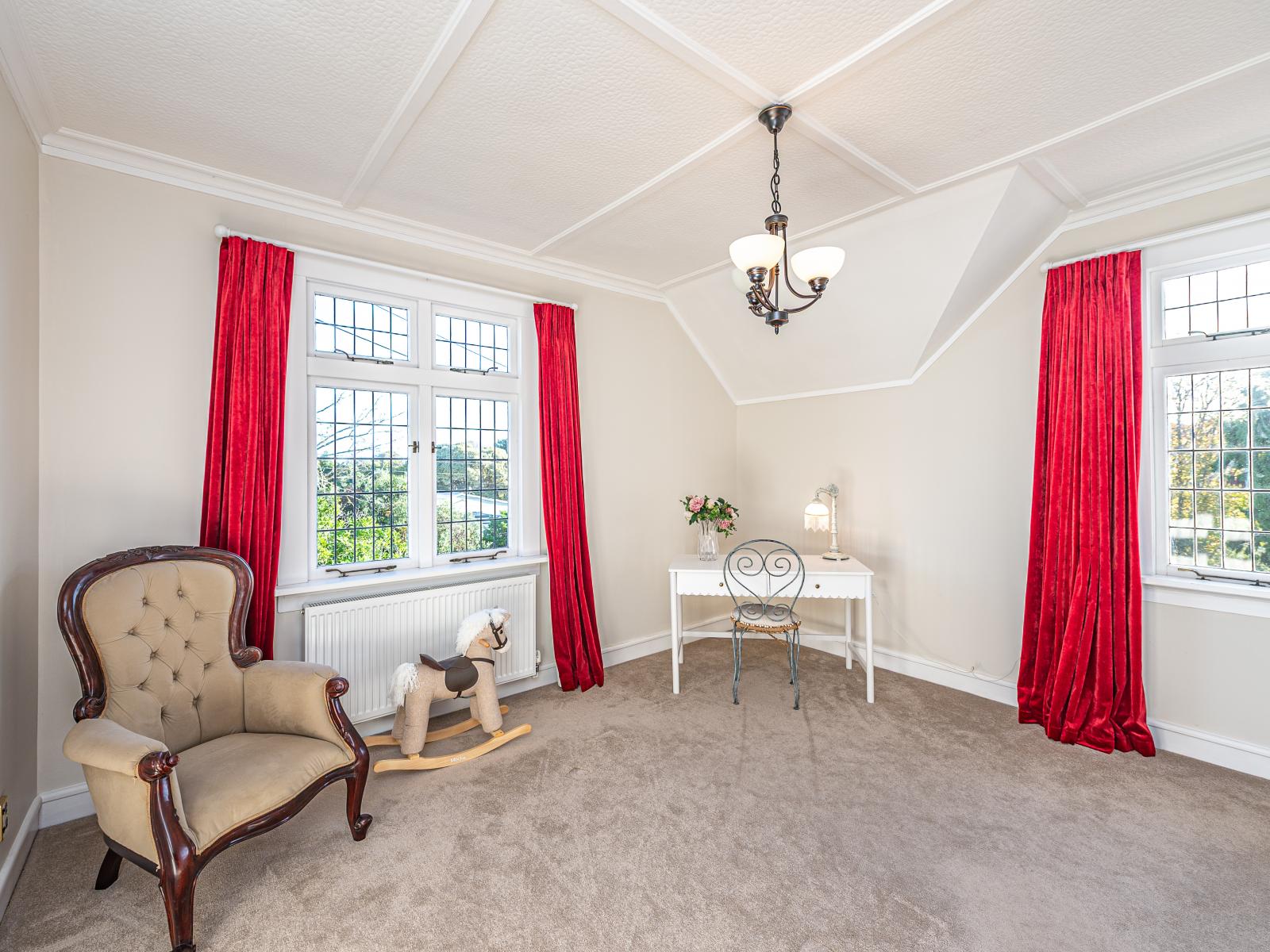 12 Brassey Road, St Johns Hill