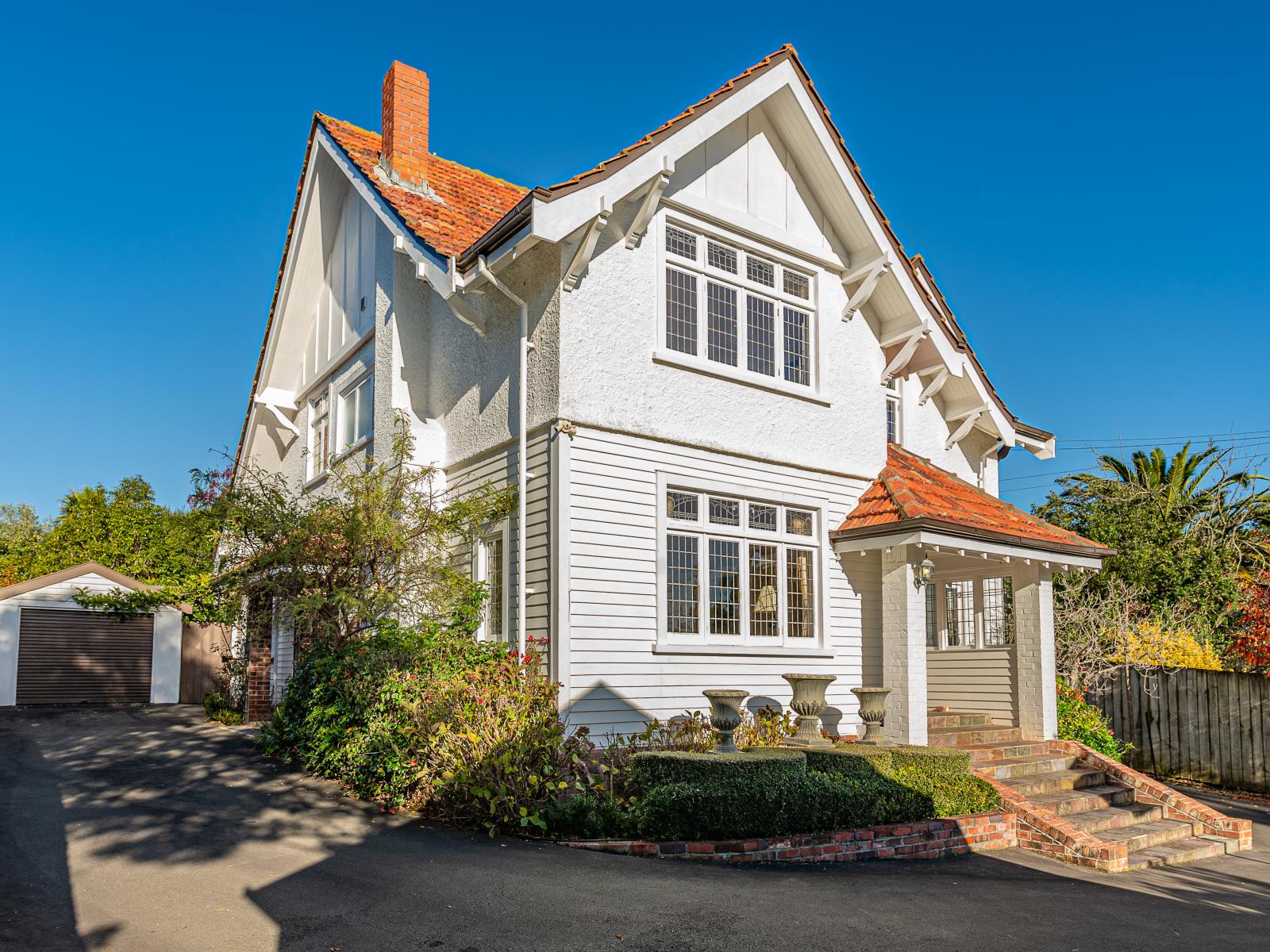 12 Brassey Road, St Johns Hill