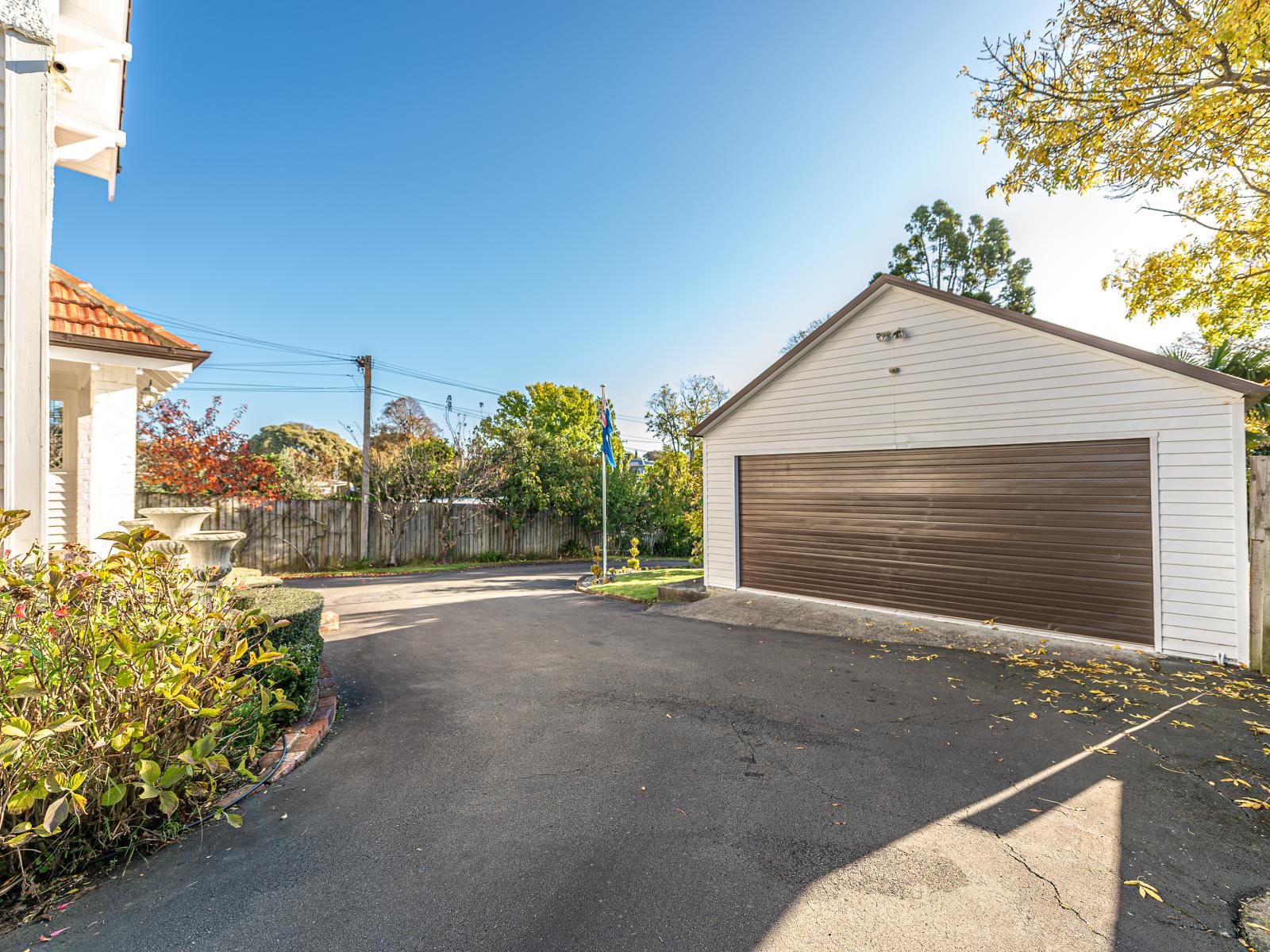 12 Brassey Road, St Johns Hill