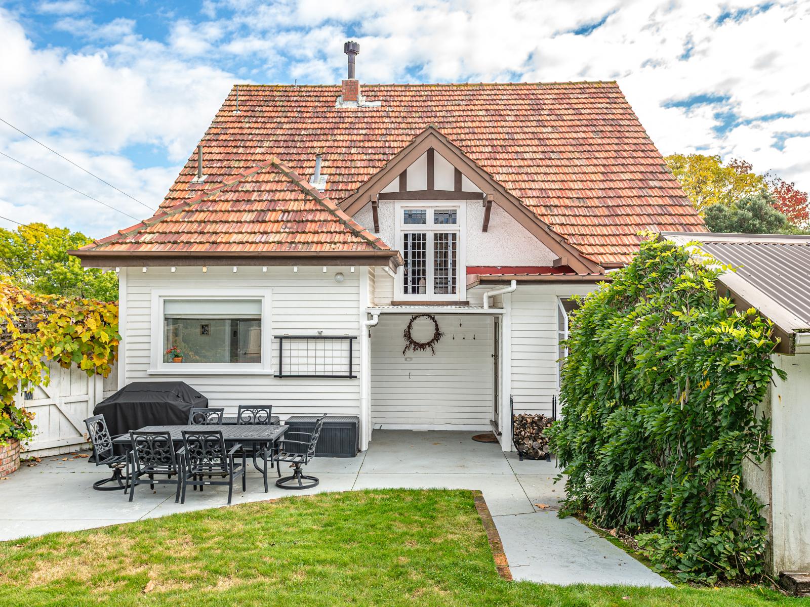 12 Brassey Road, St Johns Hill