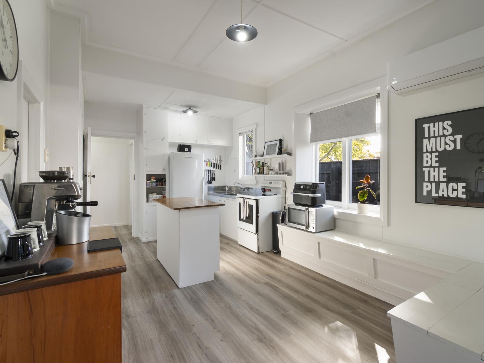 33 Featherston Street, Takaro