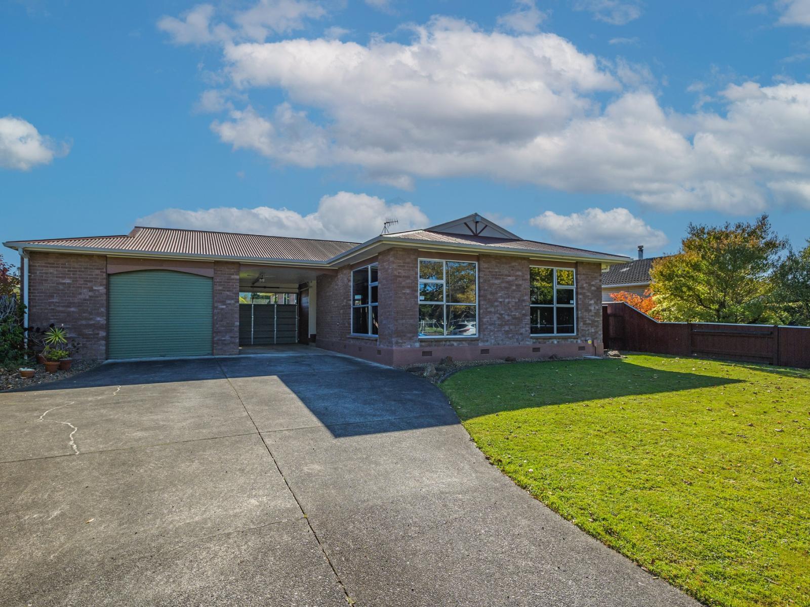 78 John F Kennedy Drive, Milson