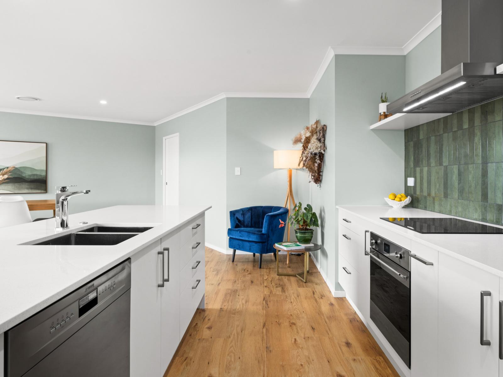11 Tutira Place, Poraiti