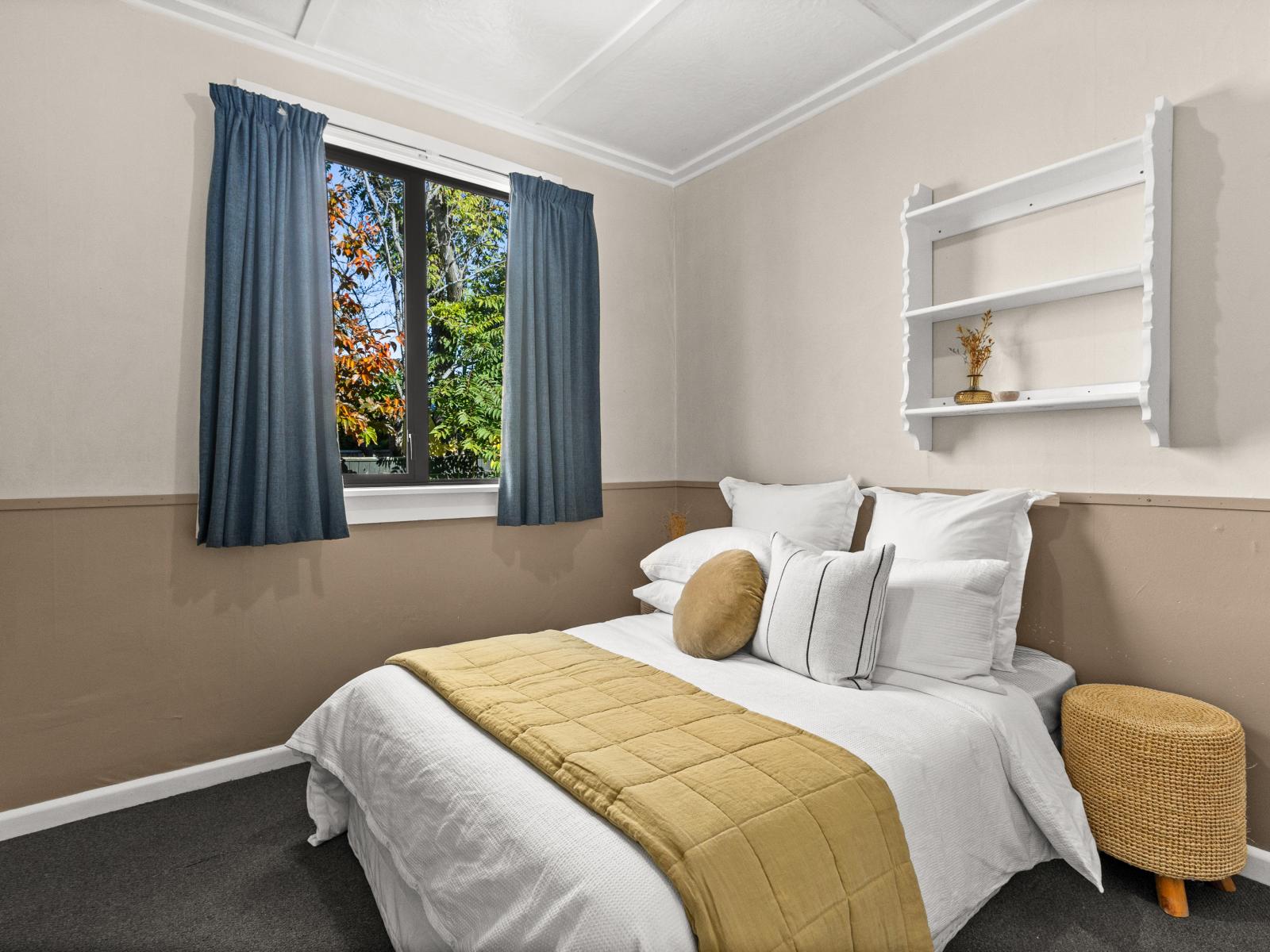907A Lyell Street, Akina