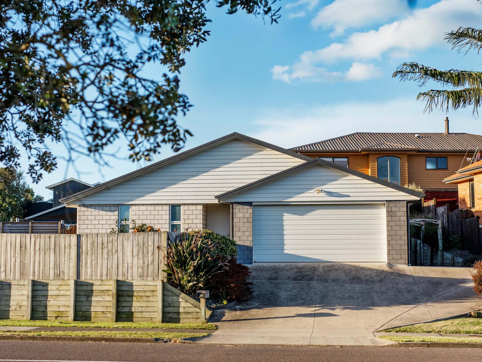 20 Fishermans Drive, Coastlands