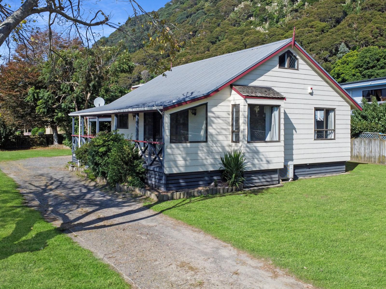 1 Pioneer Place, Matata