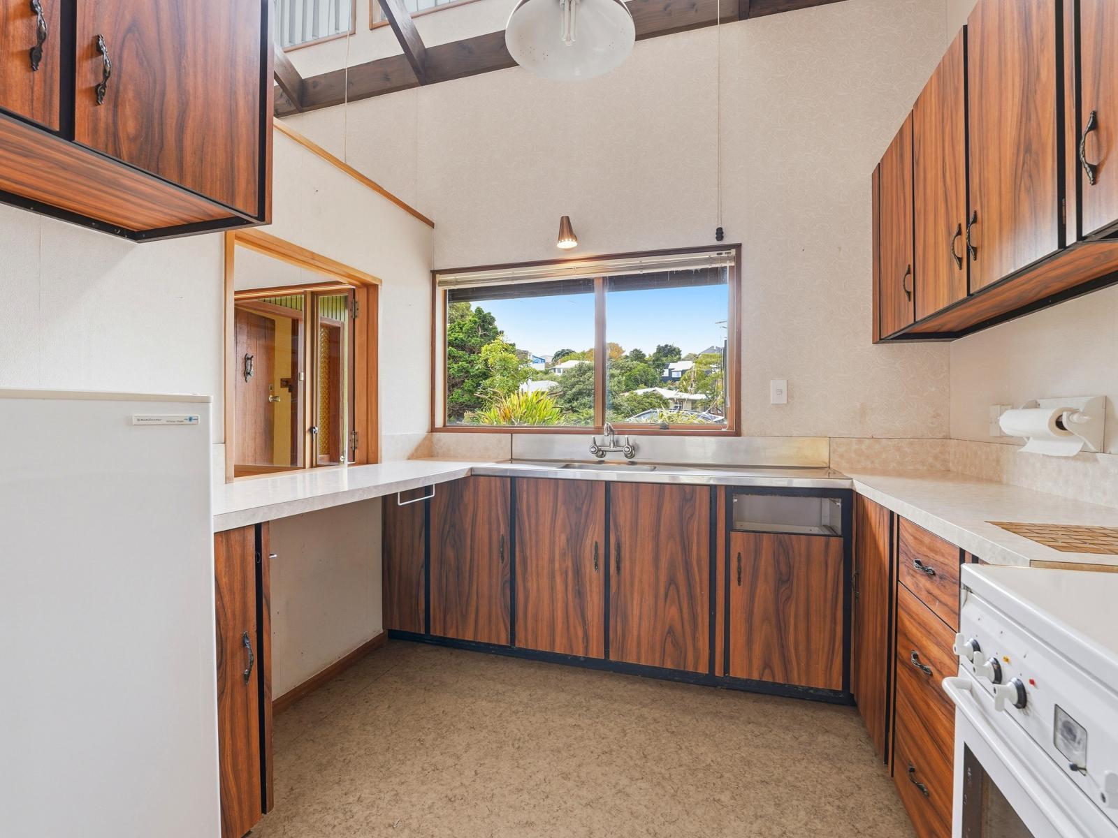47 Parkes Avenue, St Johns Hill