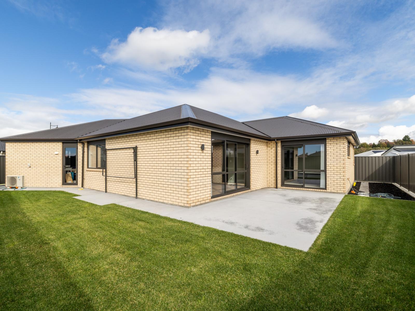 11 Tutira Place, Poraiti